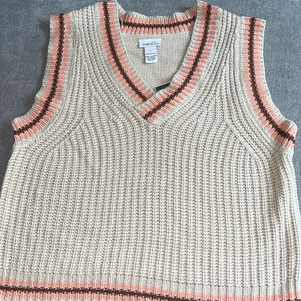 Rue21 Beige Sweater Vest Beige 100% Acrylic Stripe Sleeveless V Neck